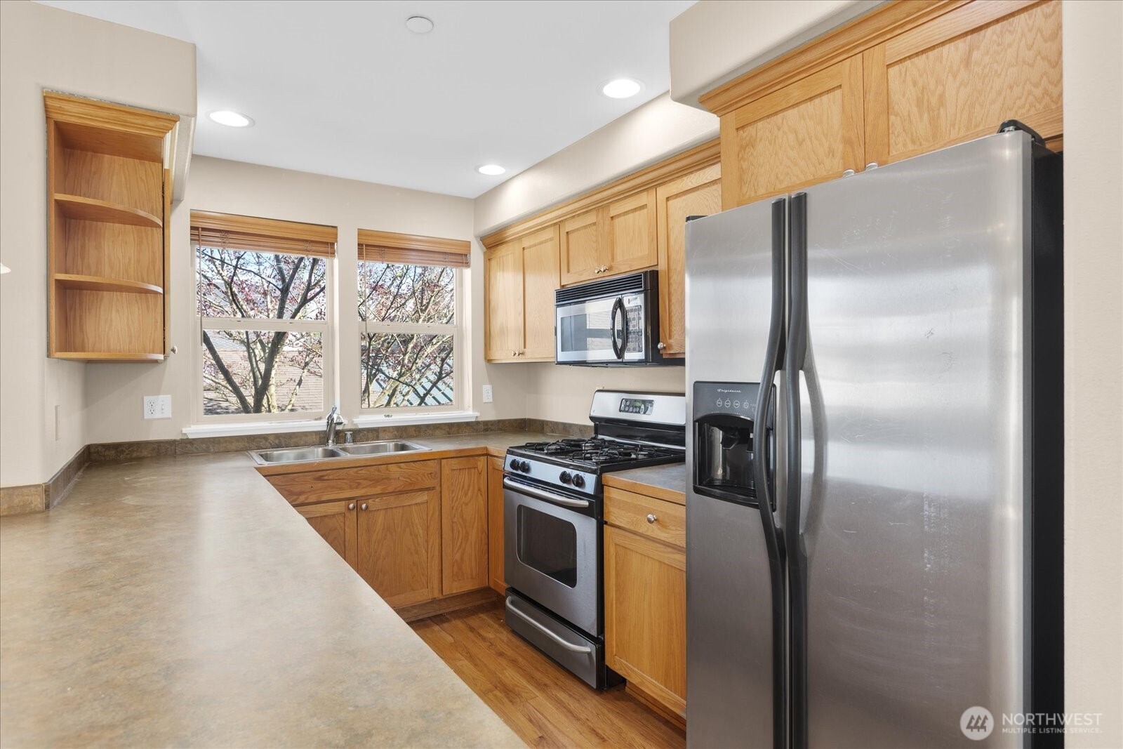 205 Avenue E Unit: B
