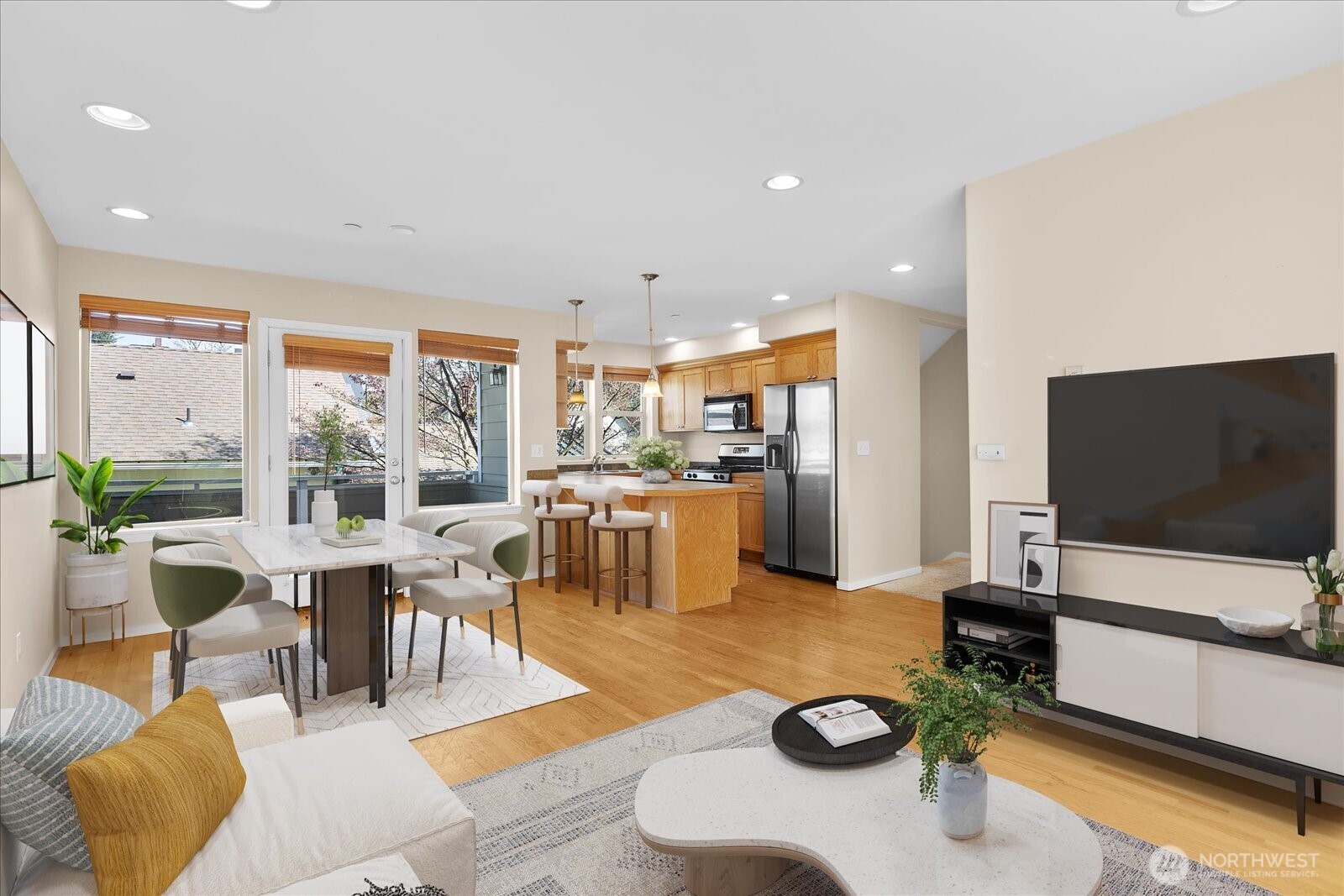205 Avenue E Unit: B
