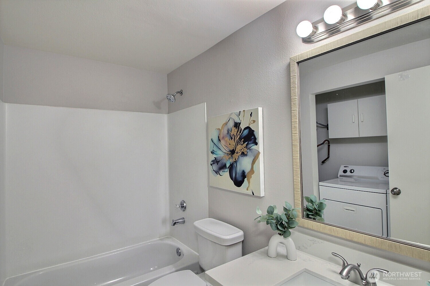 975 Aberdeen Avenue NE Unit: L202
