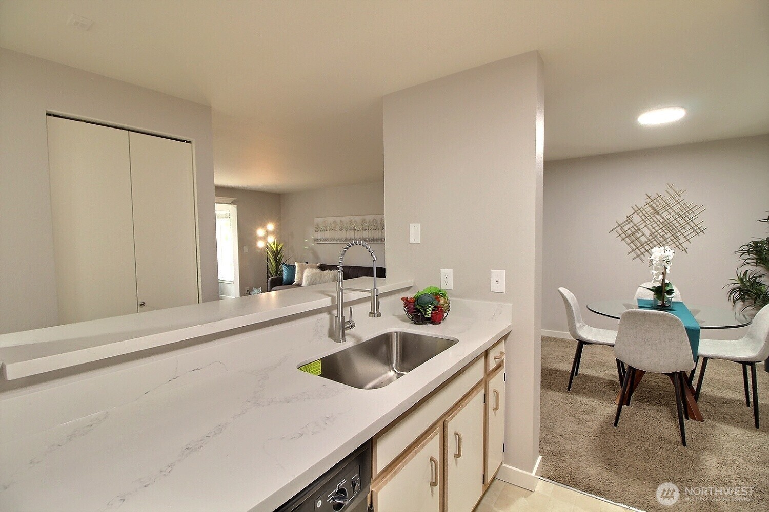 975 Aberdeen Avenue NE Unit: L202