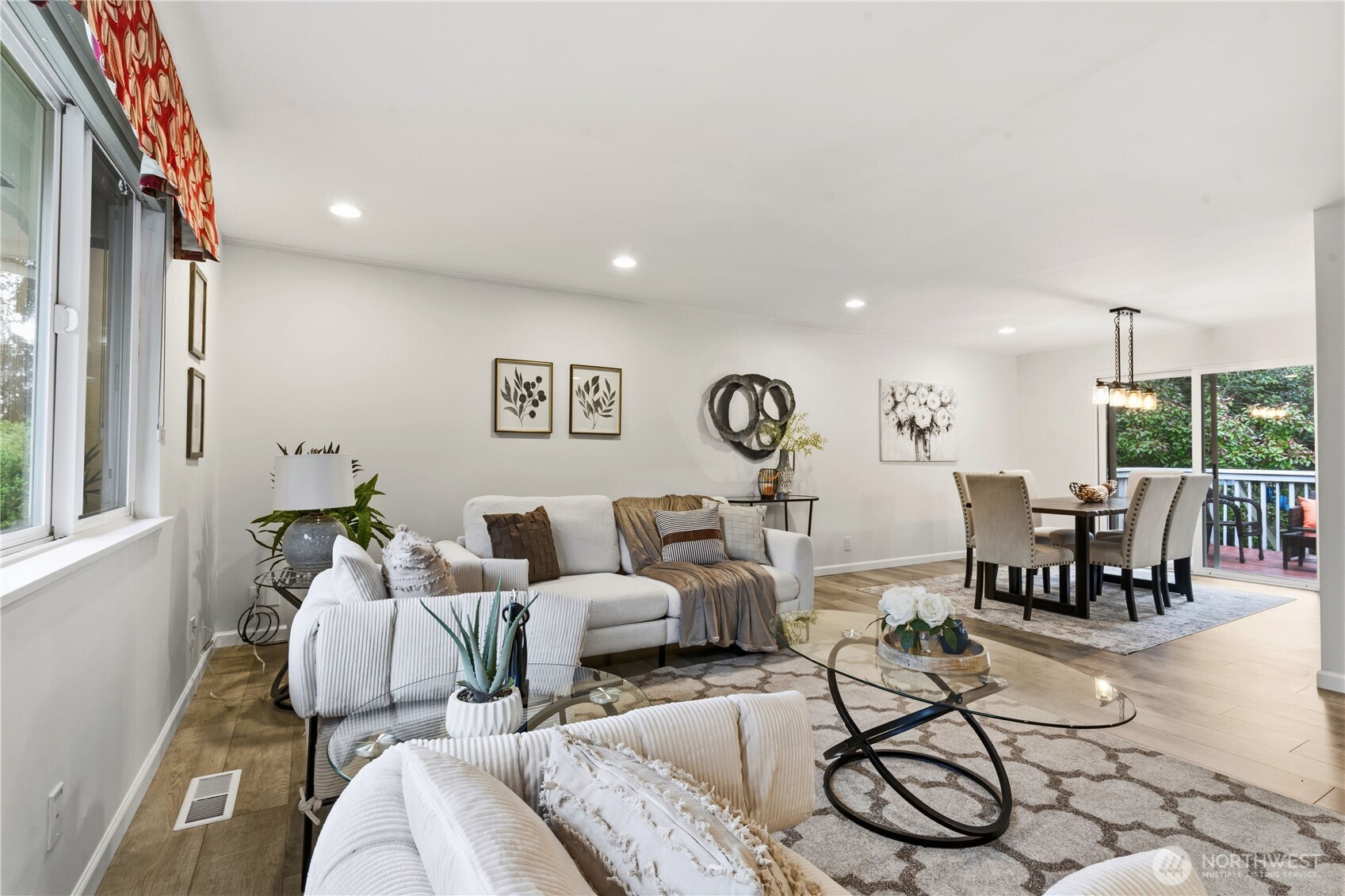 22109 93 Place W