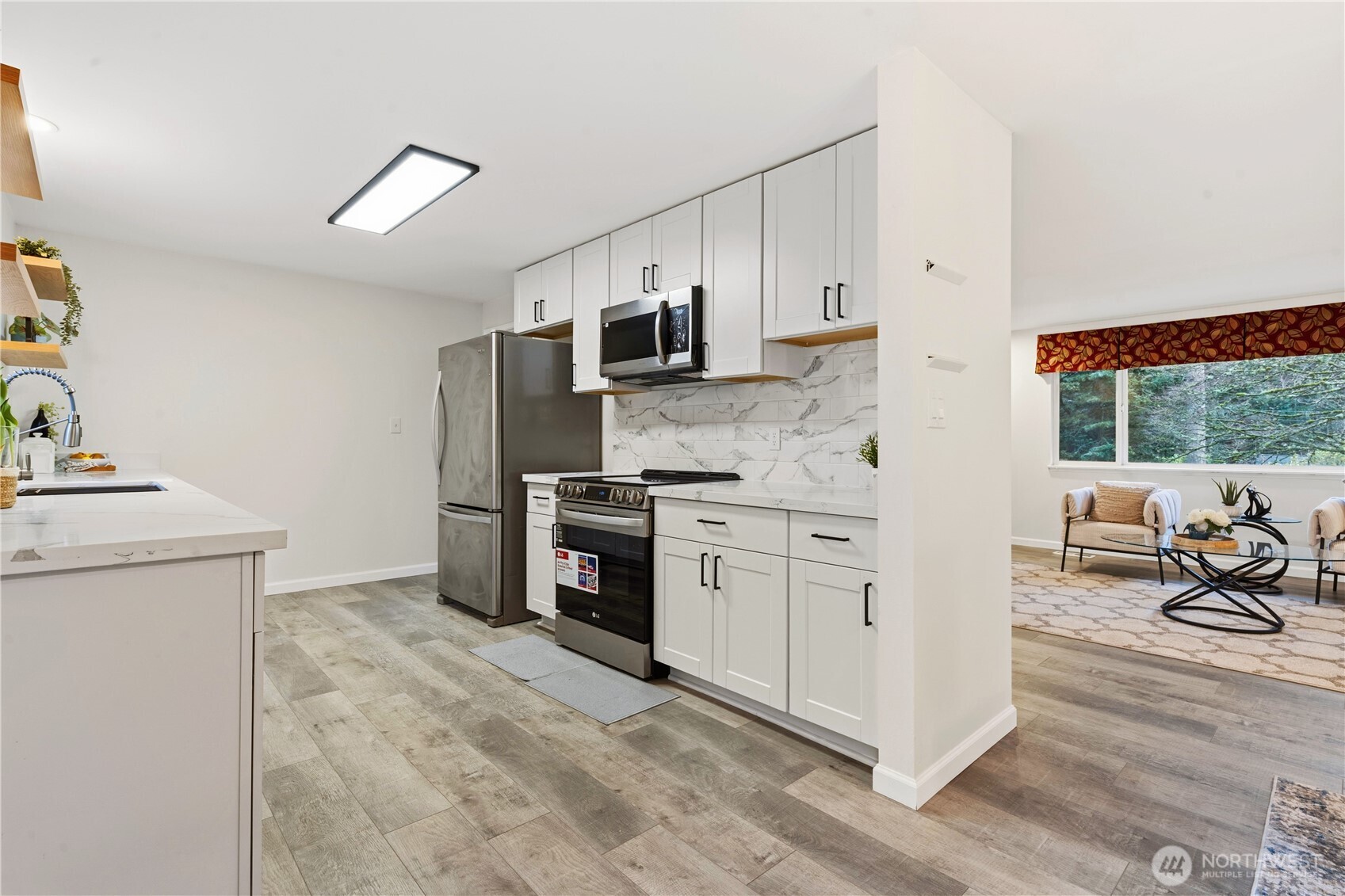 22109 93 Place W