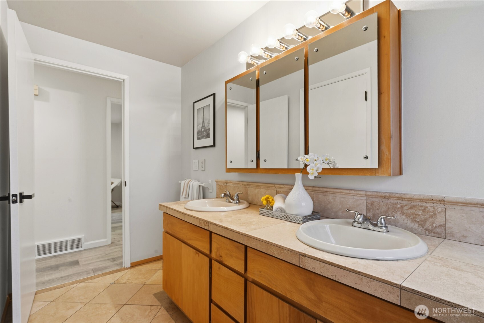 22109 93 Place W