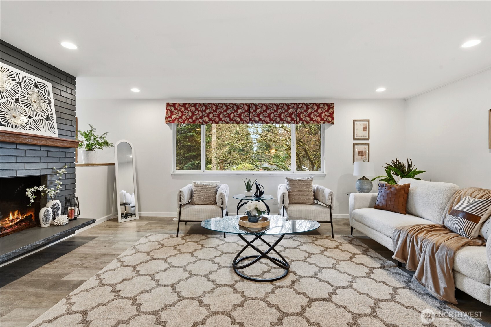 22109 93 Place W