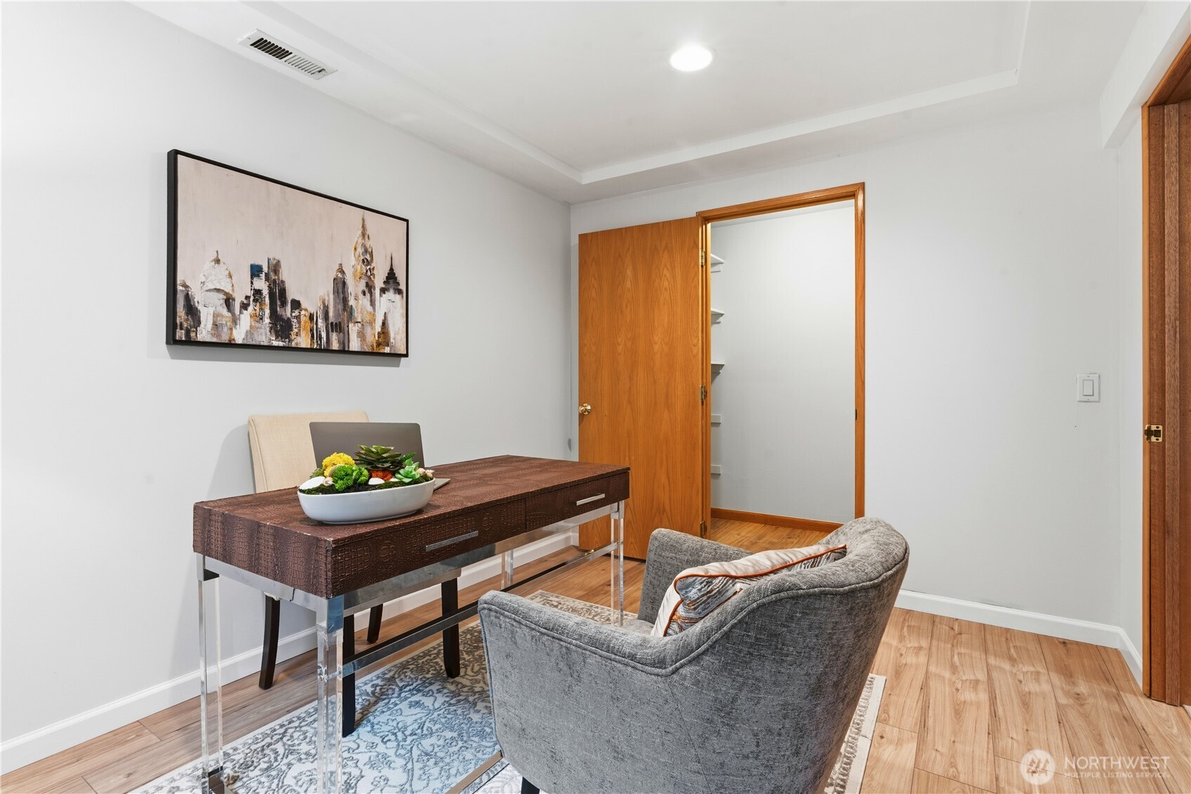22109 93 Place W