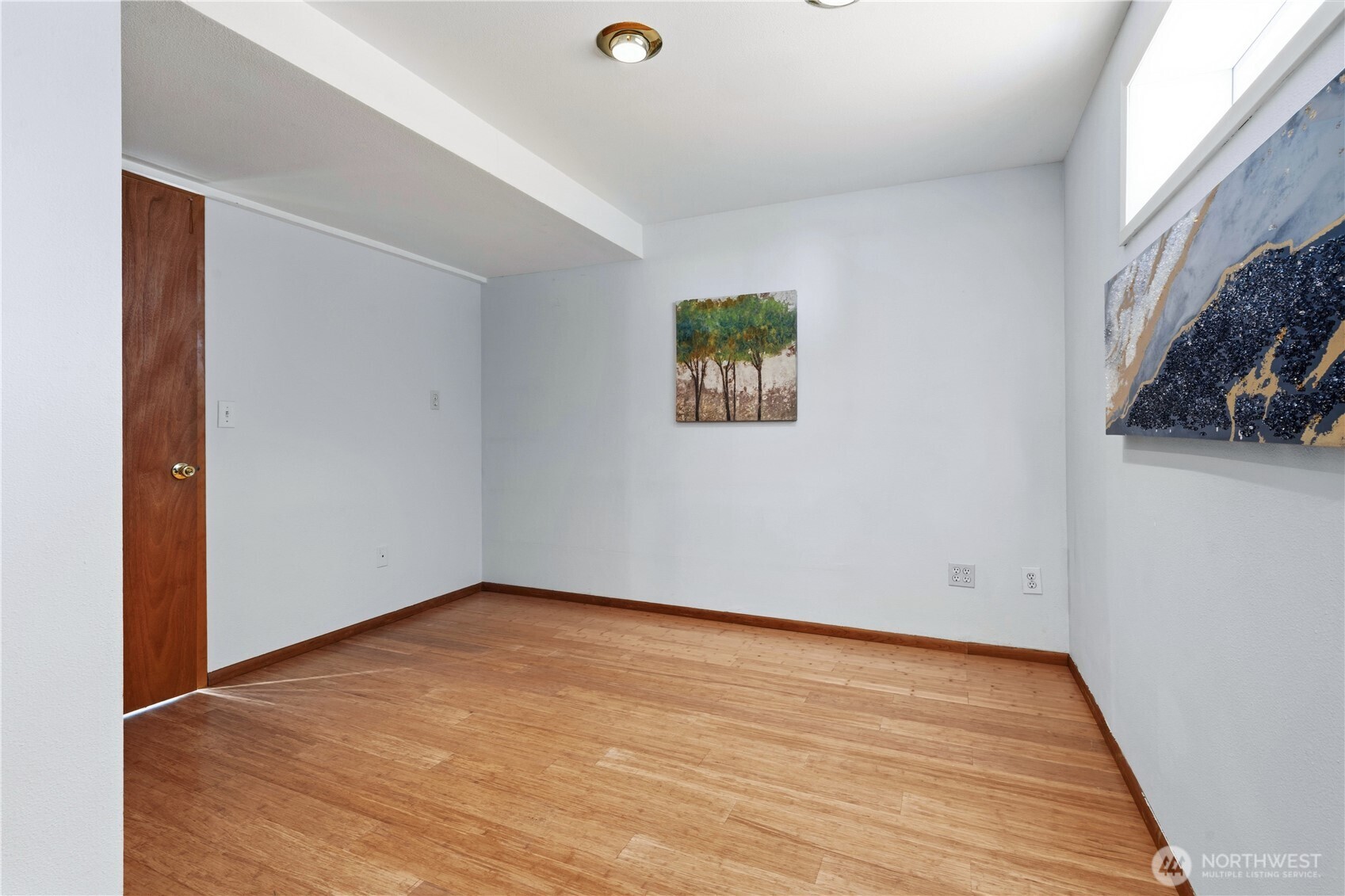 22109 93 Place W