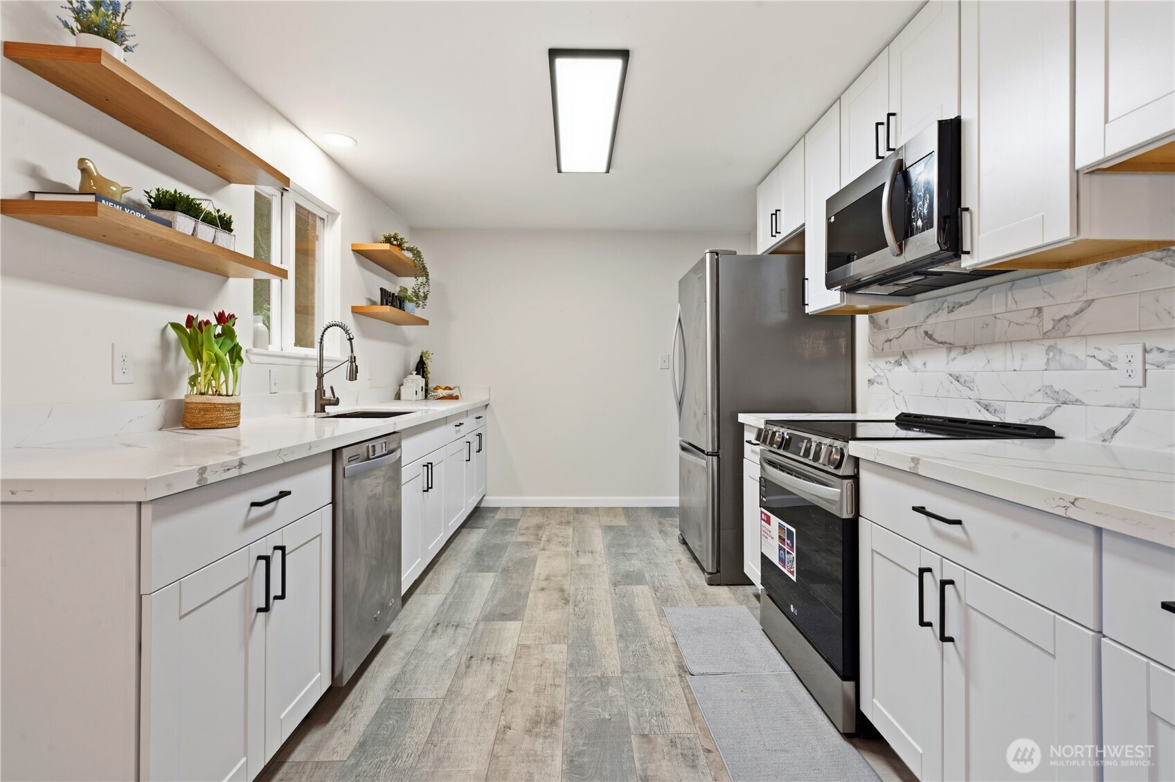 22109 93 Place W