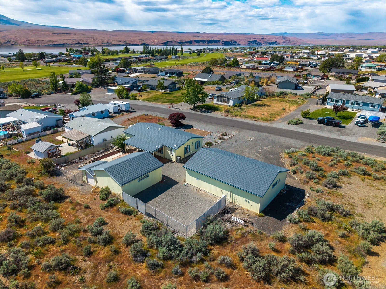 403 Apple Place SW