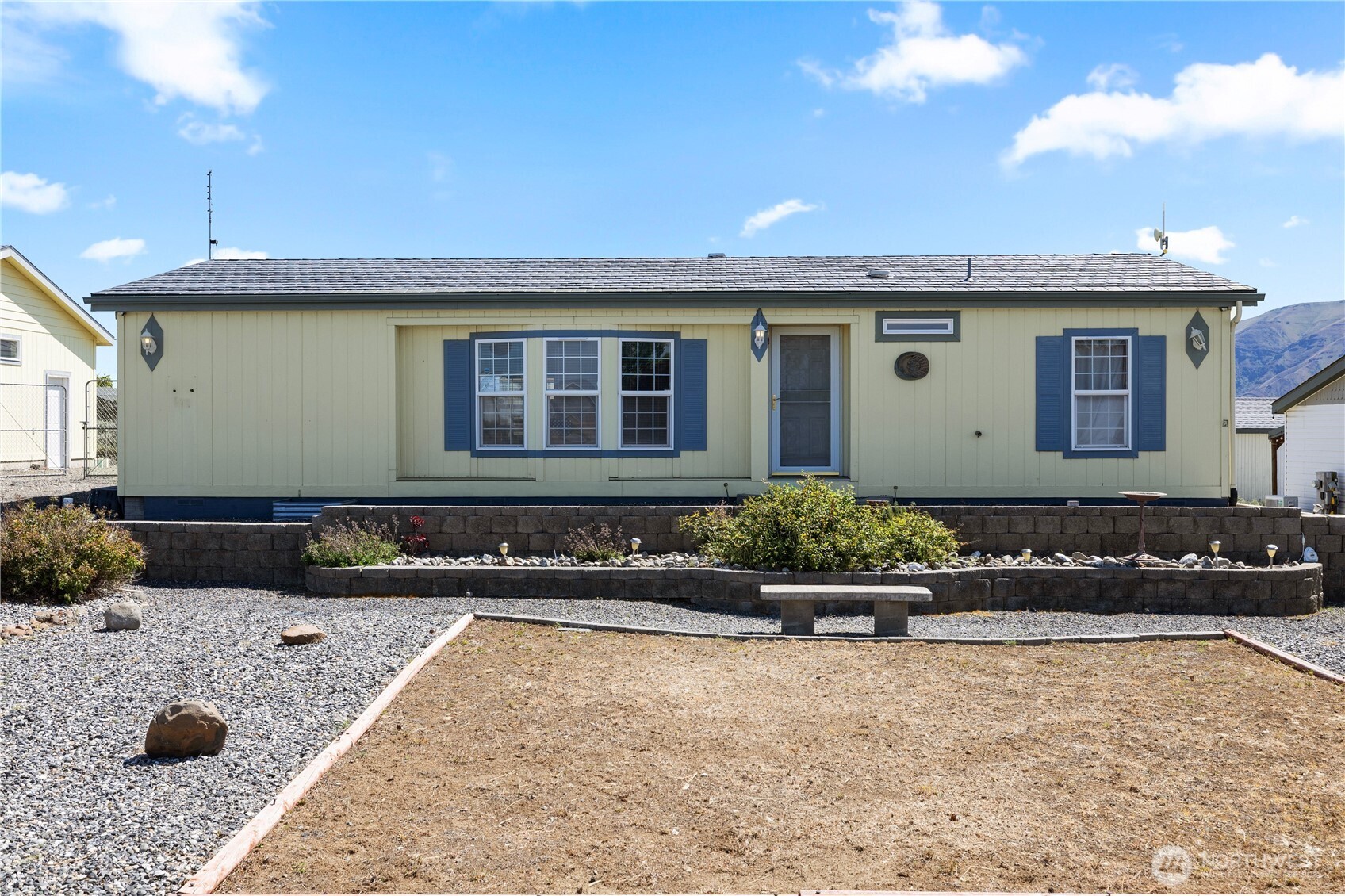 403 Apple Place SW