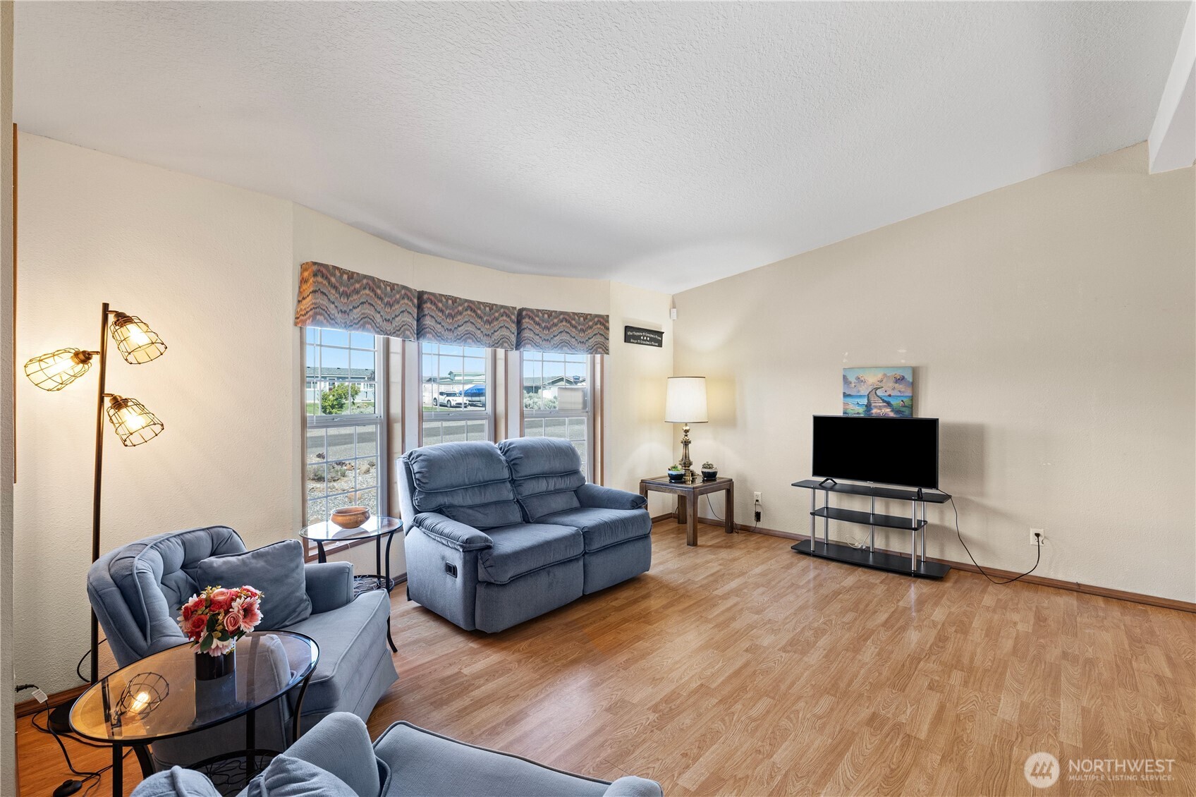 403 Apple Place SW