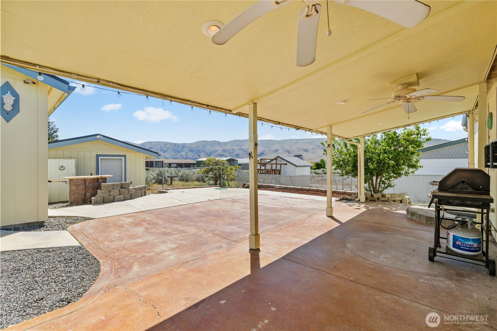 403 Apple Place SW
