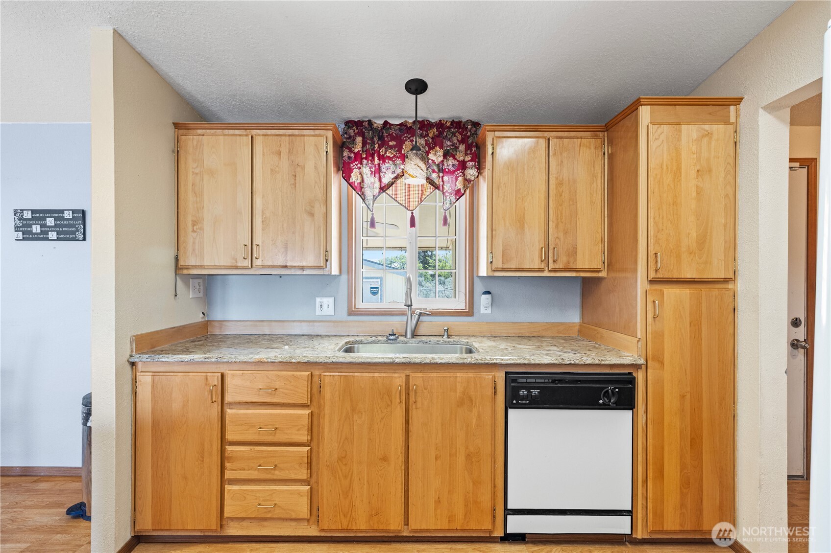 403 Apple Place SW