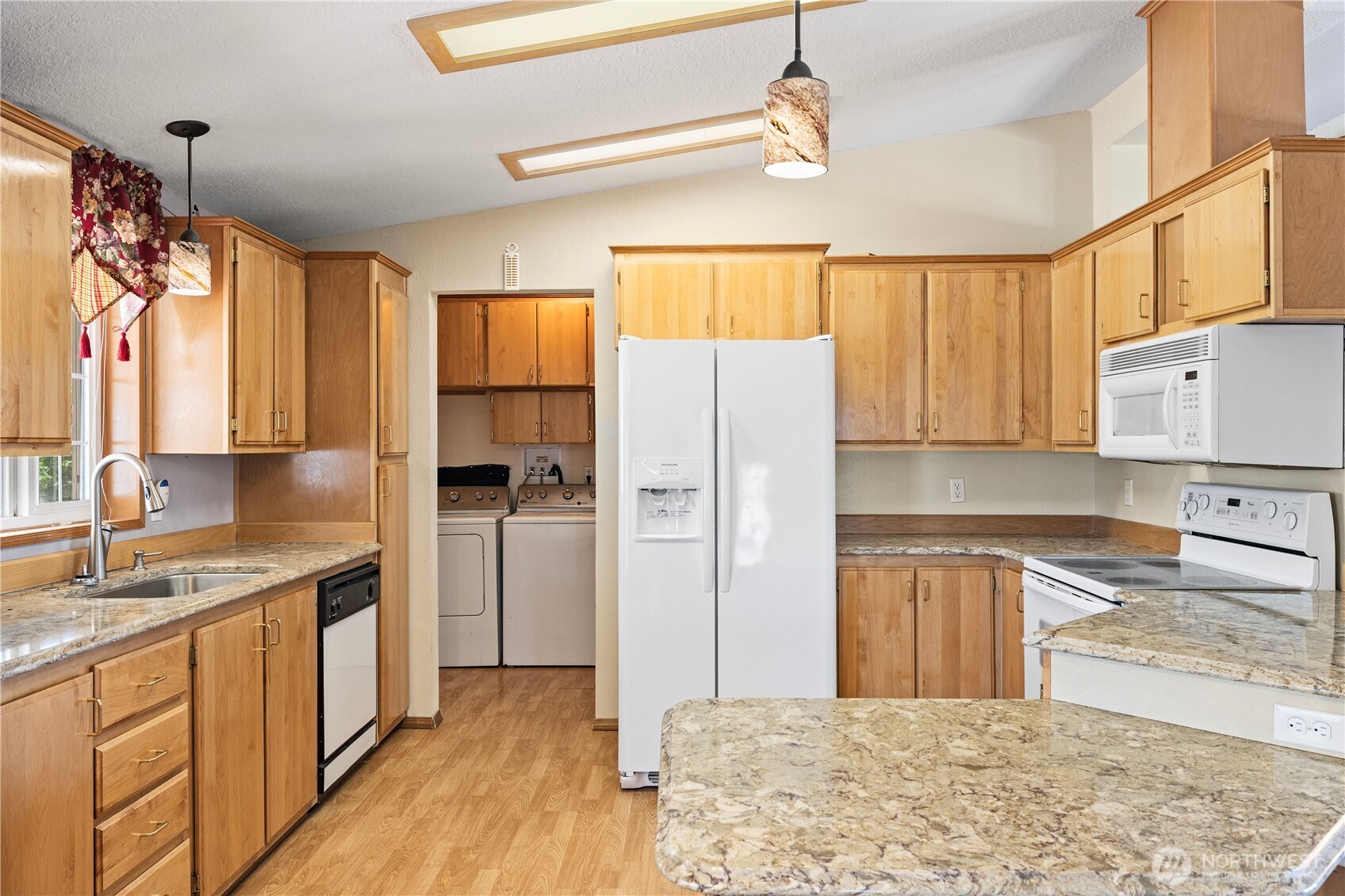 403 Apple Place SW