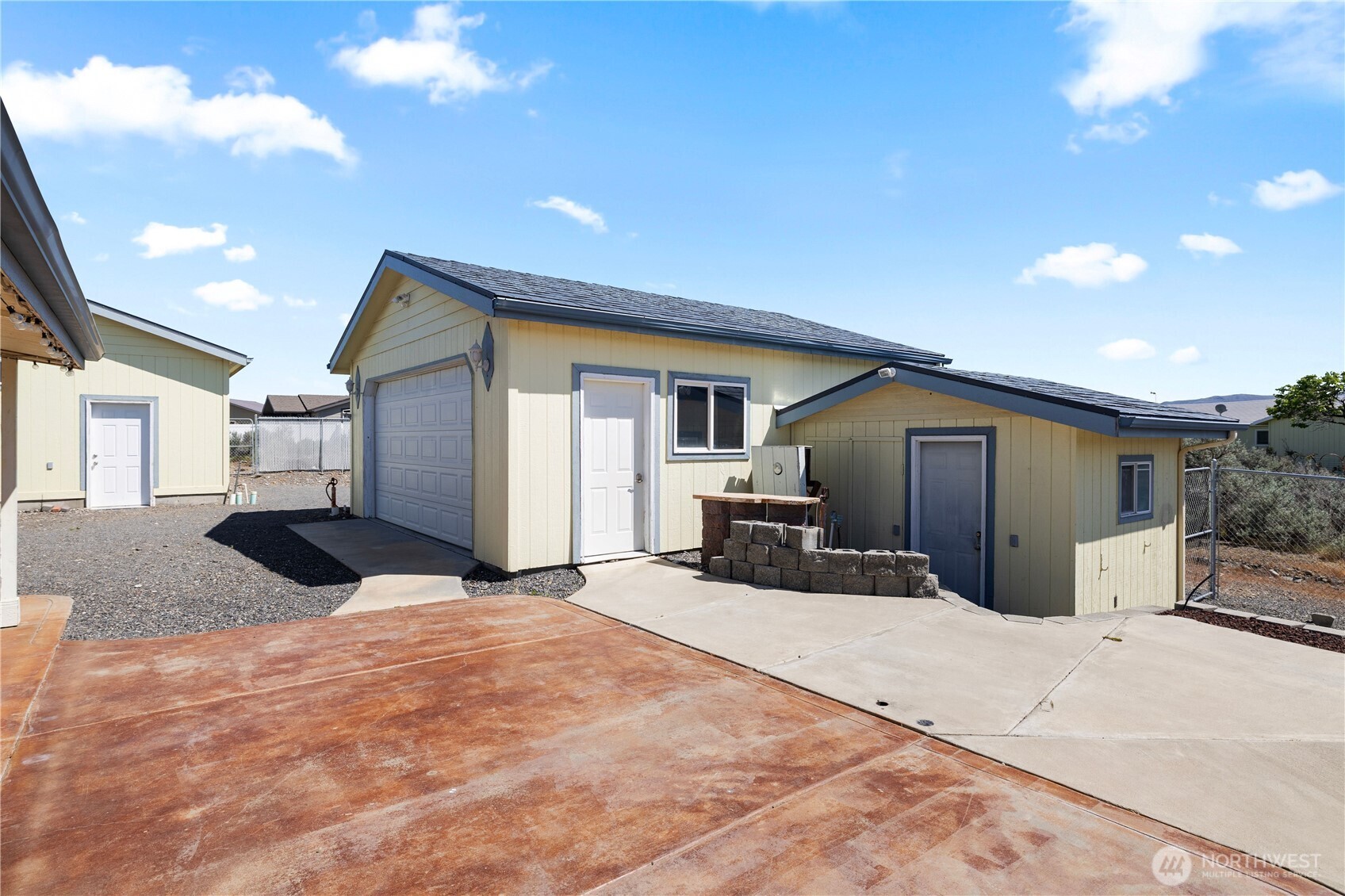 403 Apple Place SW