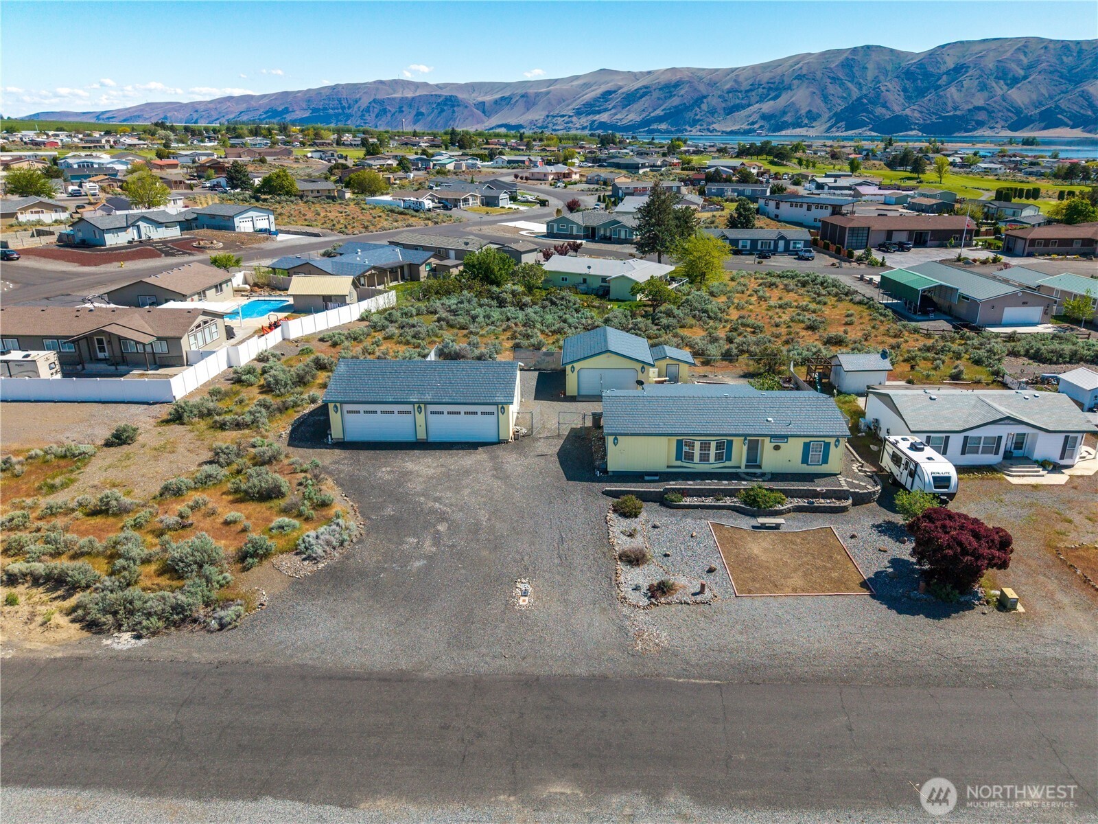 403 Apple Place SW