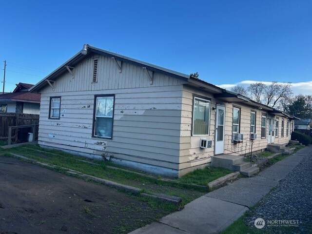 705 N 1st Street