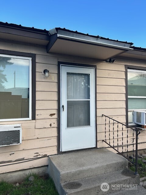705 N 1st Street