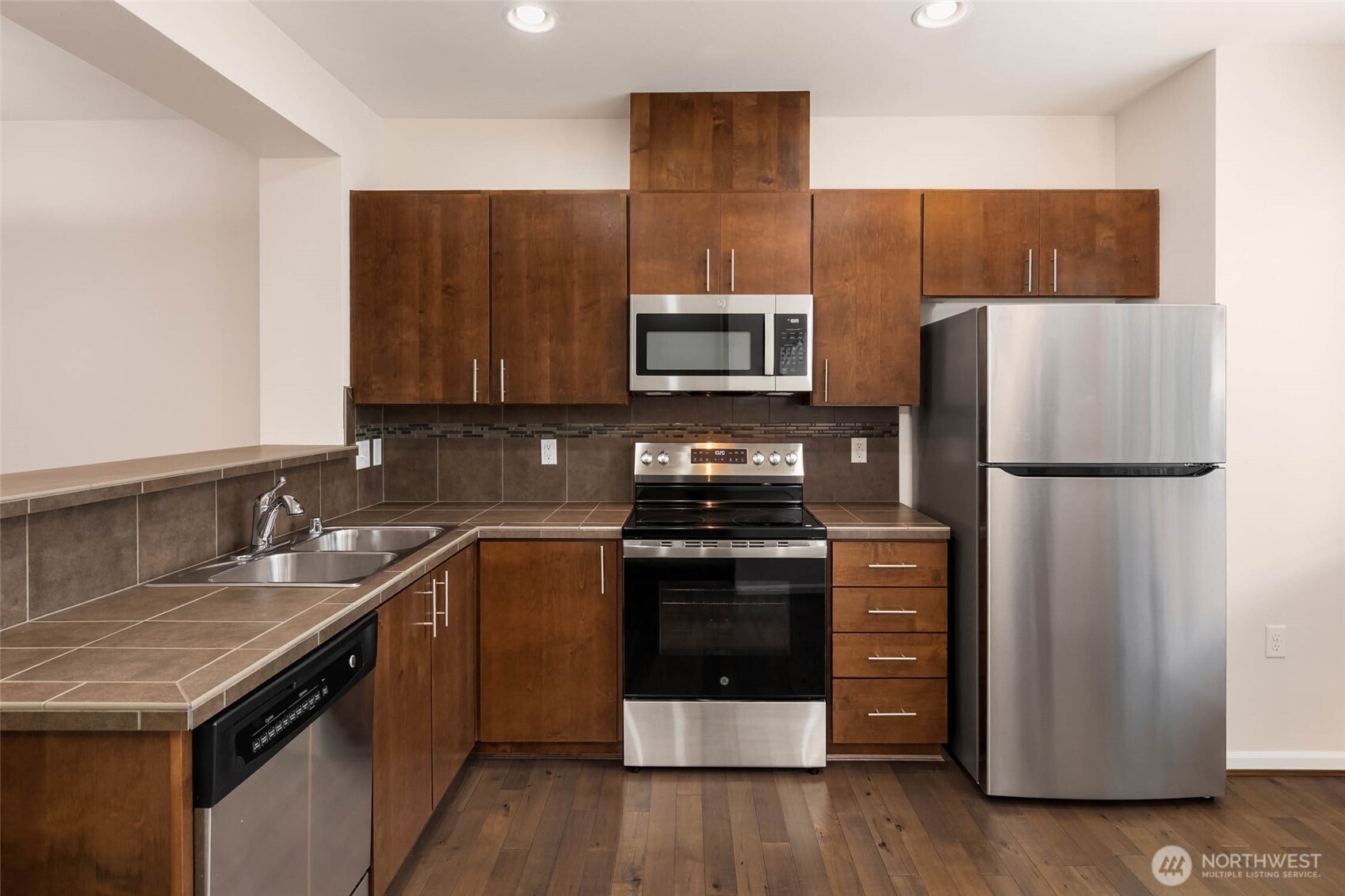 15720 Manor Way Unit: G4