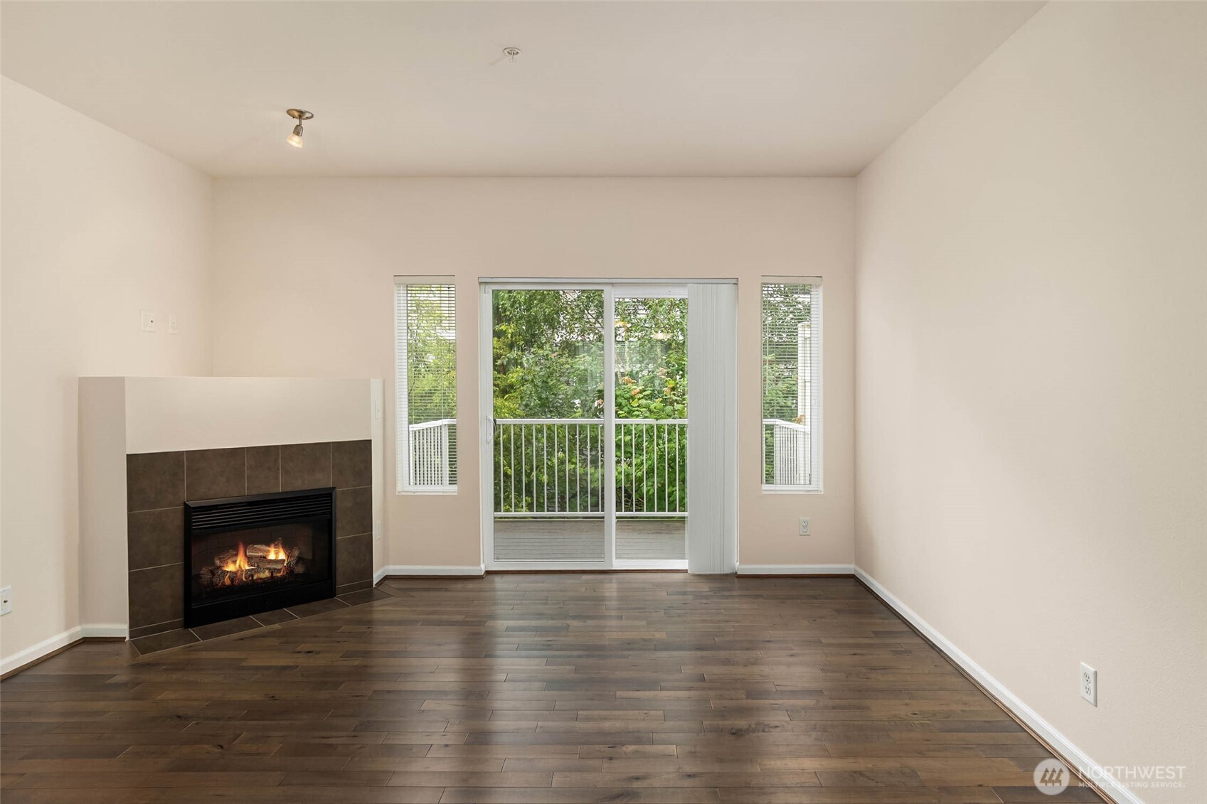 15720 Manor Way Unit: G4