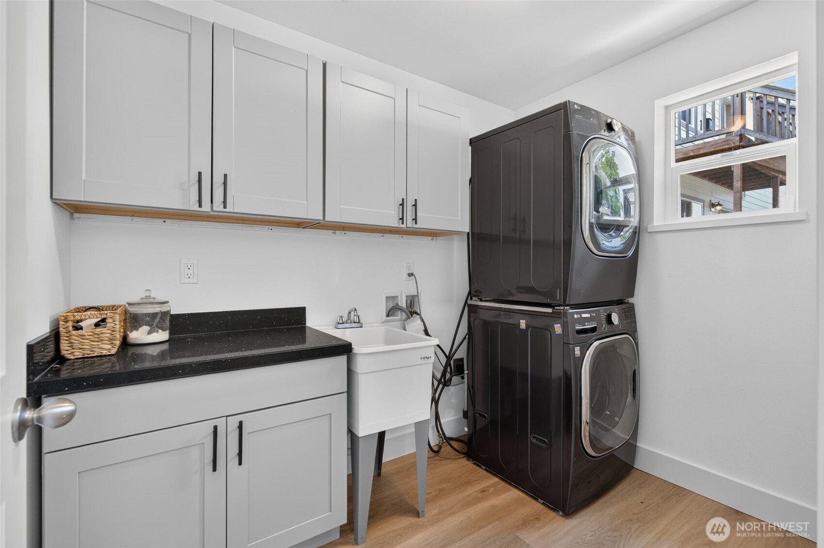 324 E 2nd Street Unit: B