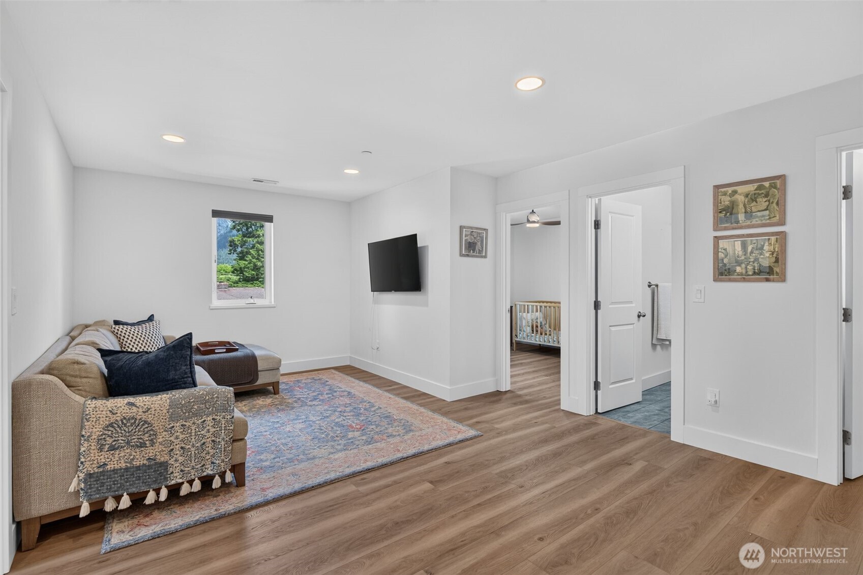 324 E 2nd Street Unit: B