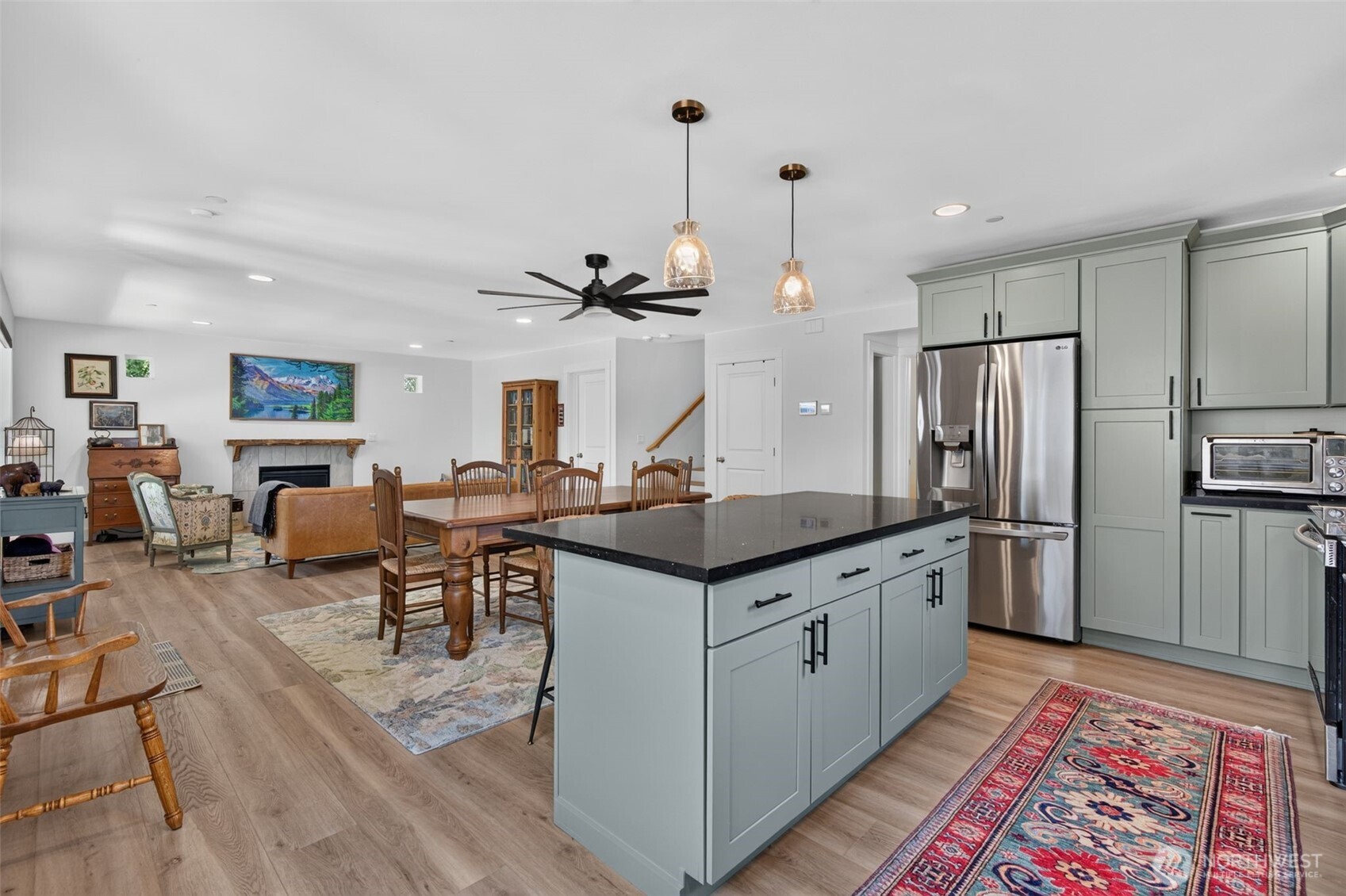 324 E 2nd Street Unit: B
