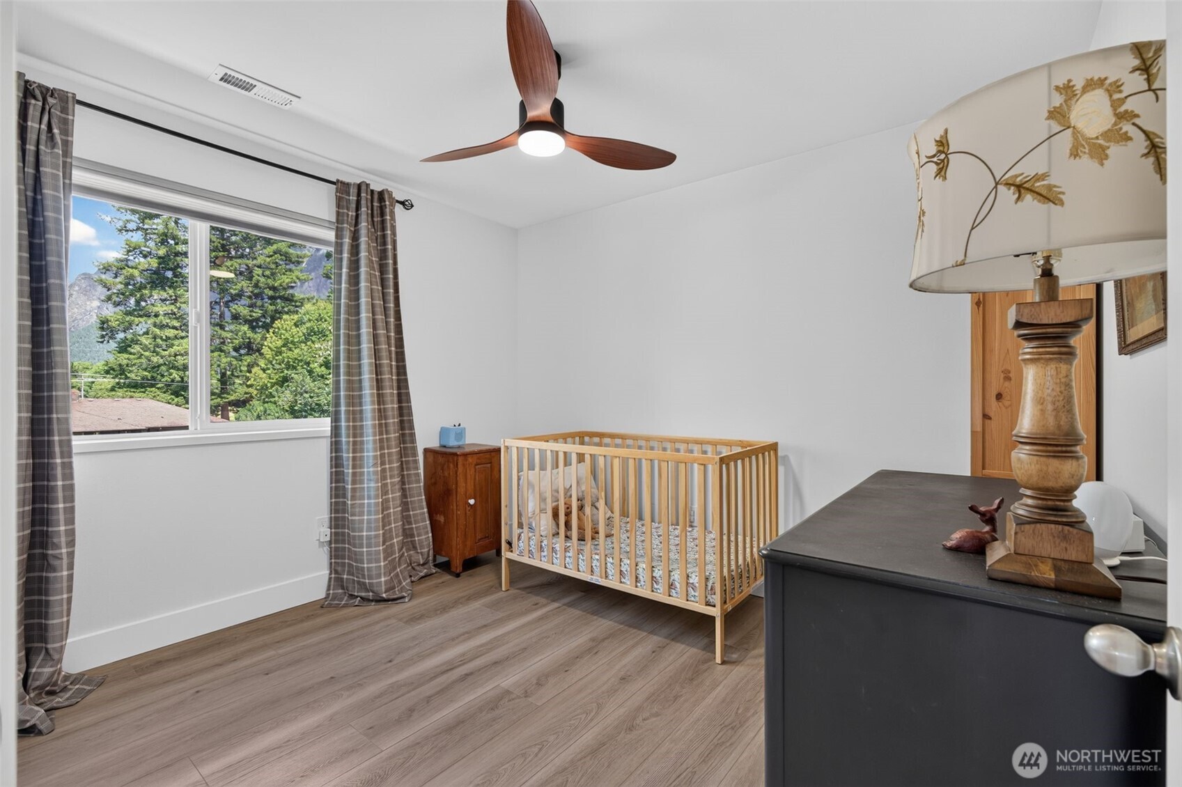 324 E 2nd Street Unit: B