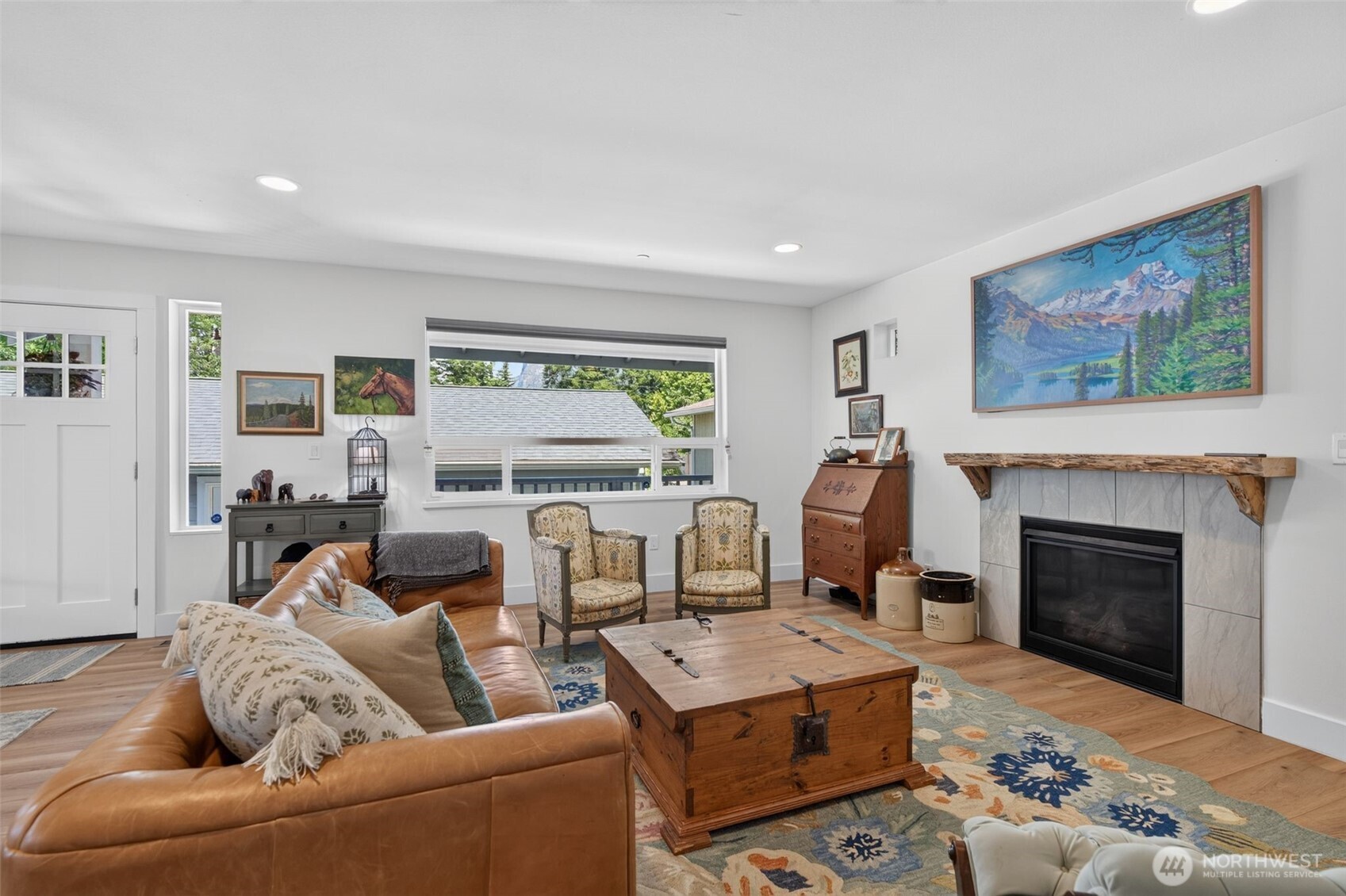 324 E 2nd Street Unit: B