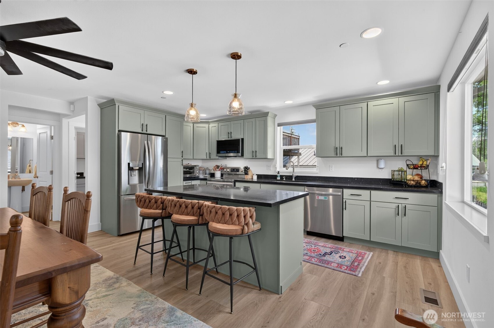 324 E 2nd Street Unit: B