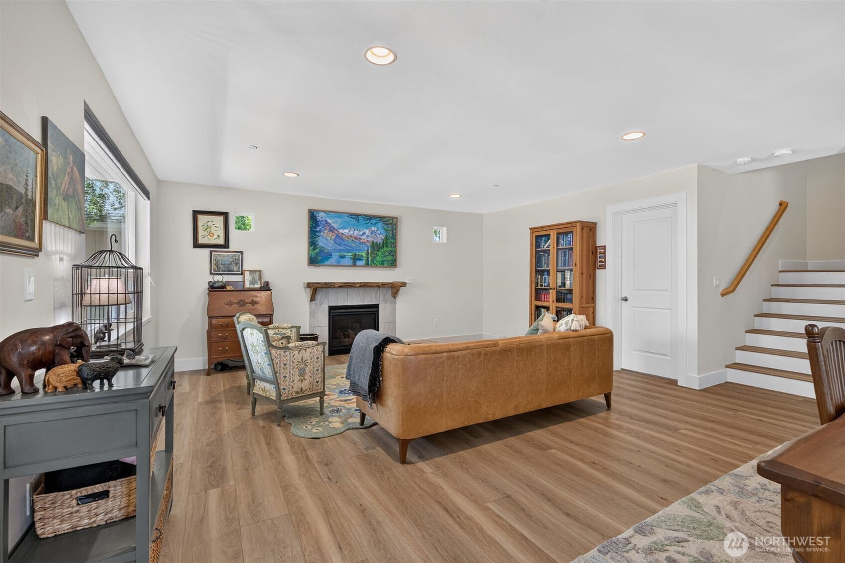324 E 2nd Street Unit: B