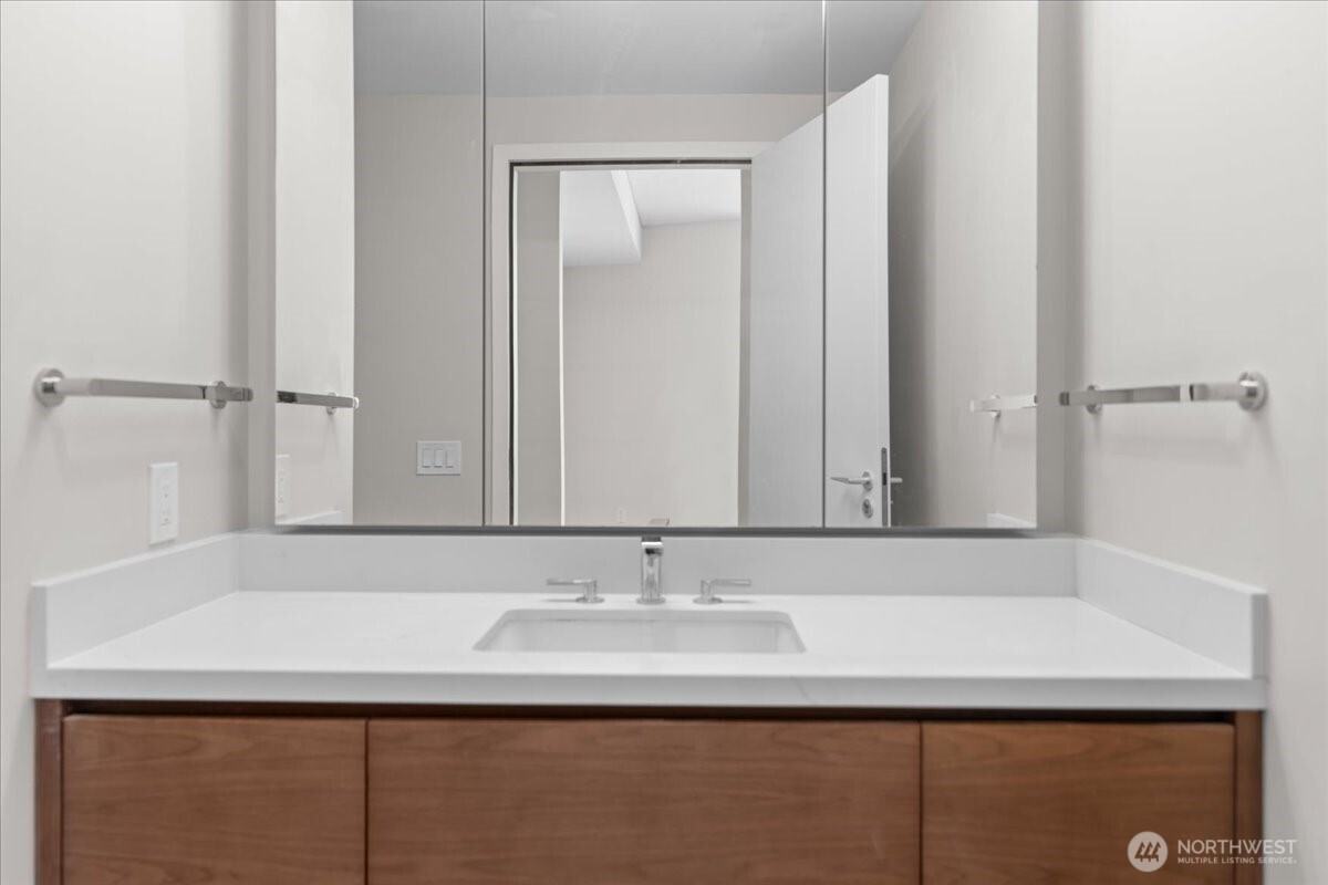 121 stewart Street Unit: 2507