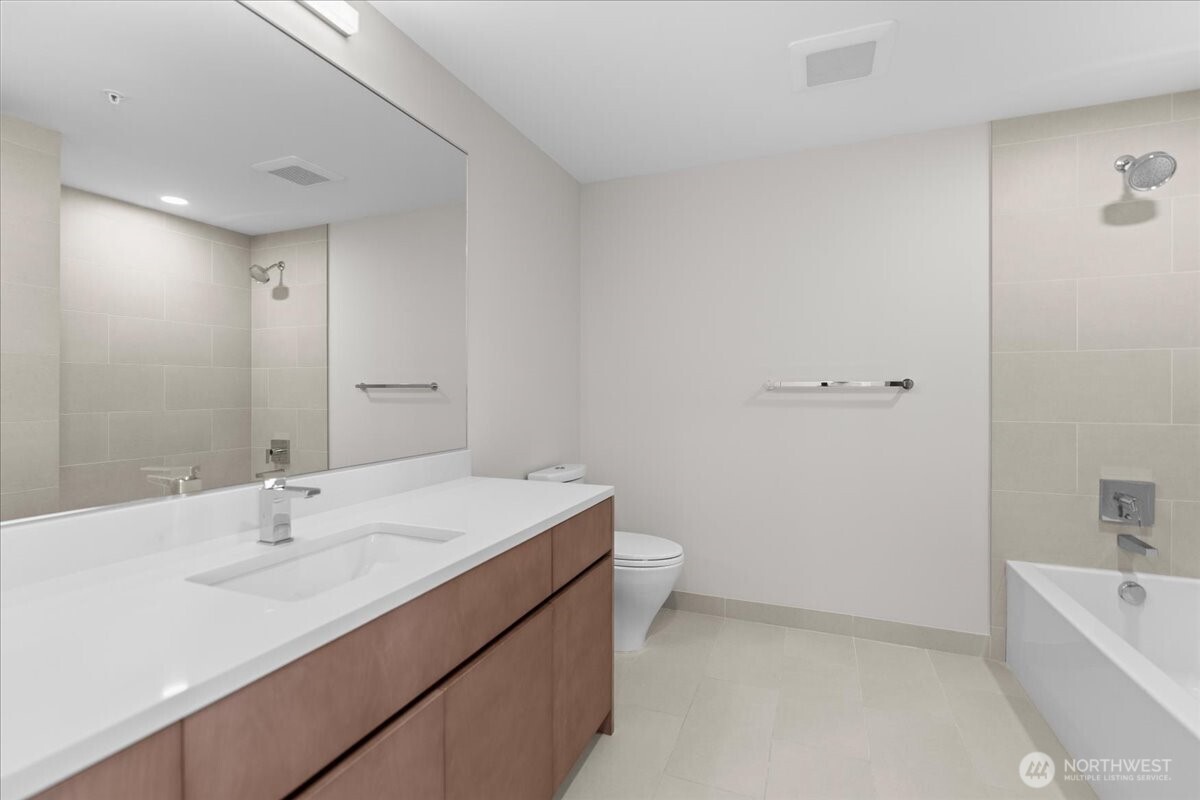 121 stewart Street Unit: 2507