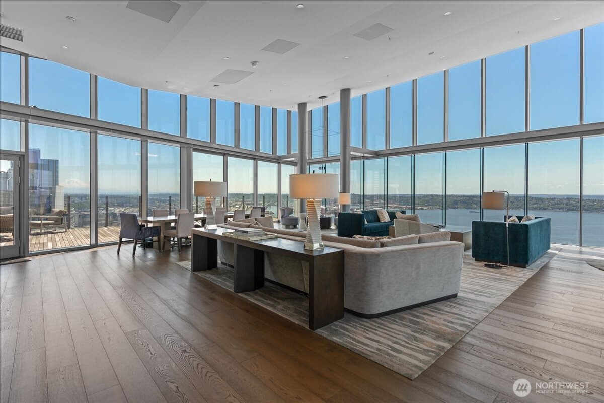 121 stewart Street Unit: 2507