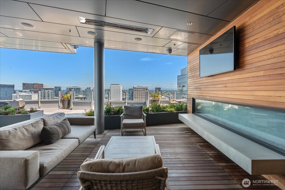121 stewart Street Unit: 2507