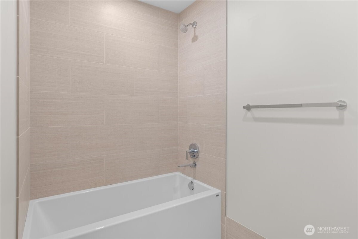 121 stewart Street Unit: 2507