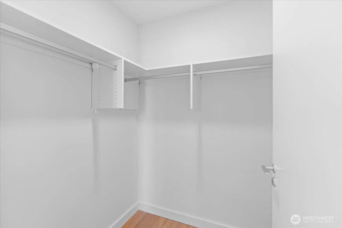 121 stewart Street Unit: 2507