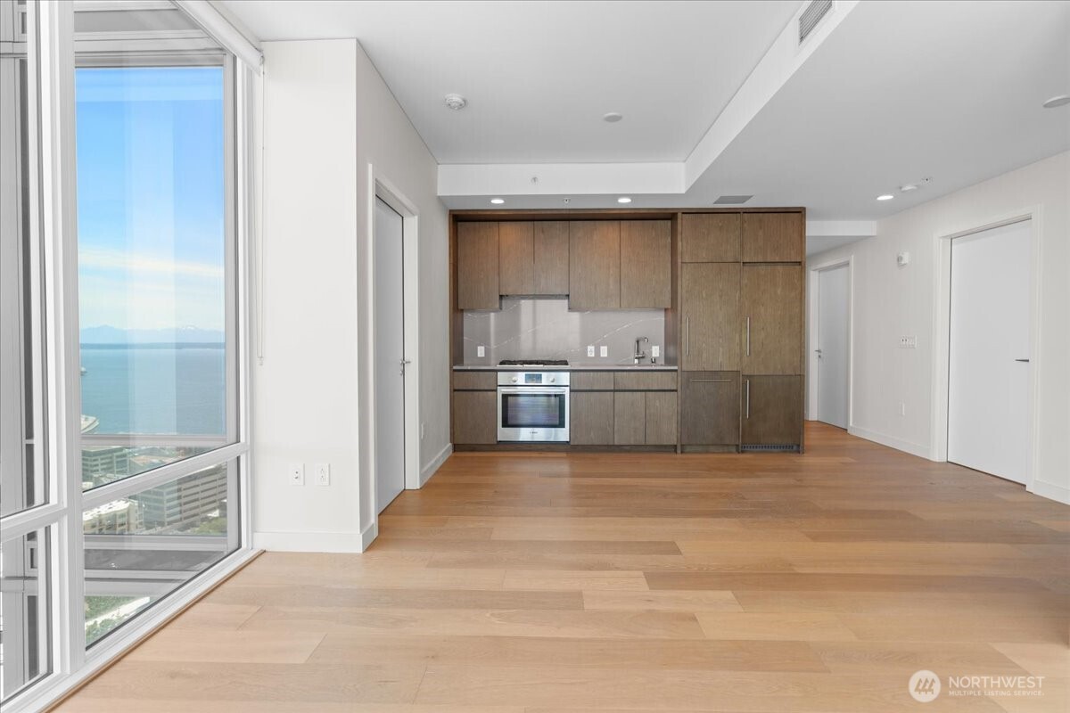 121 stewart Street Unit: 2507