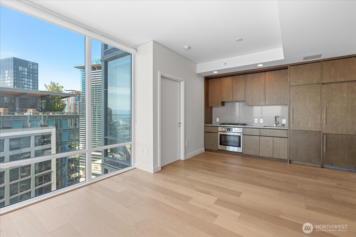 121 stewart Street Unit: 2507