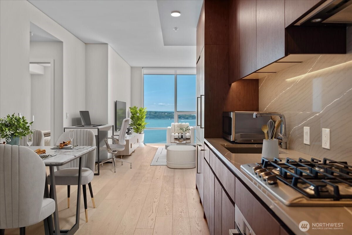 121 Stewart Street Unit: 2506