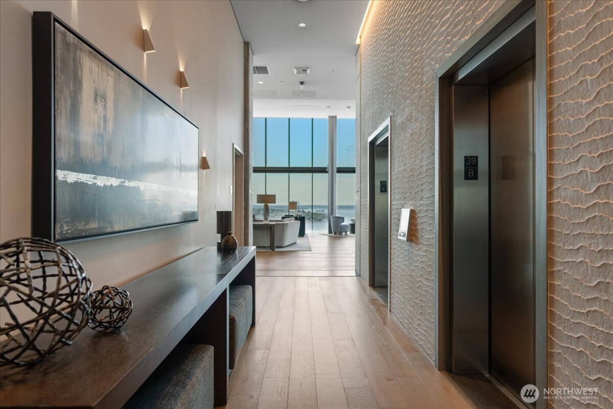 121 Stewart Street Unit: 2506