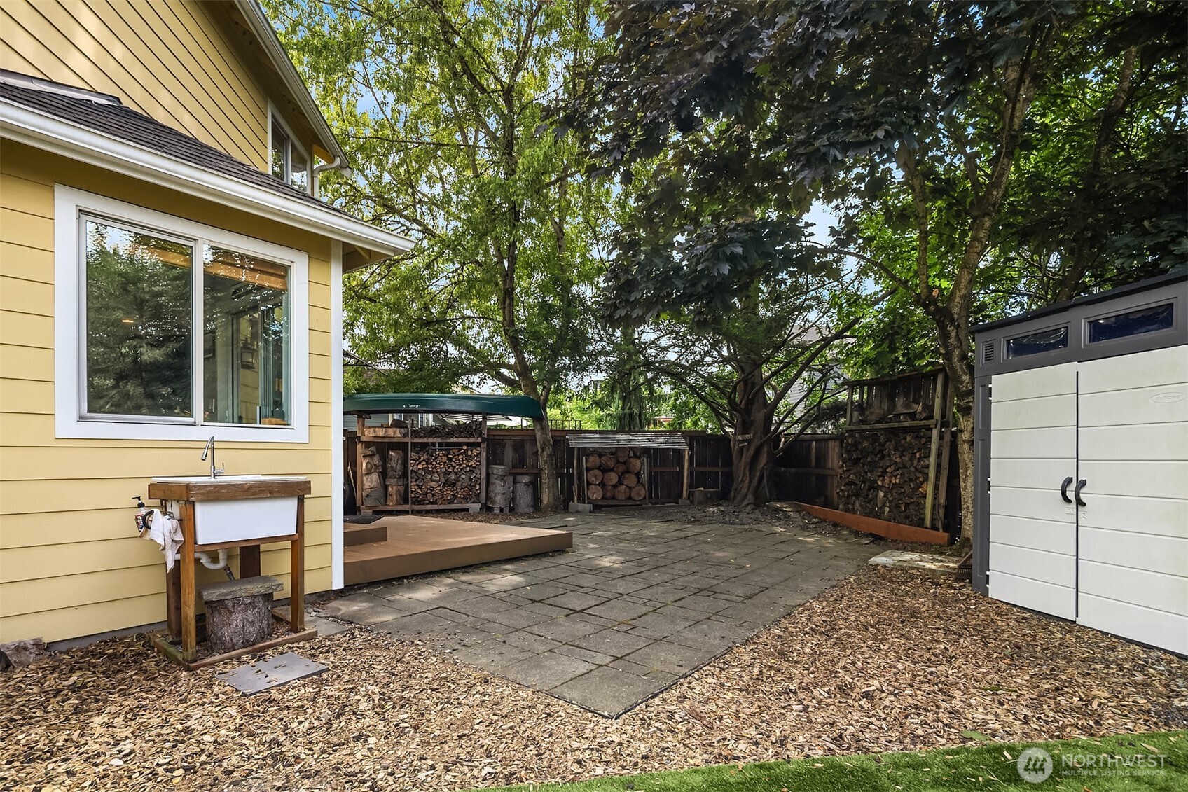 1412 90th Drive NE