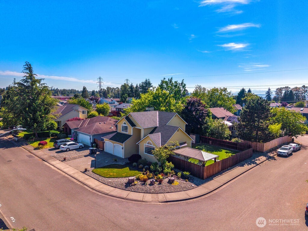 1412 90th Drive NE