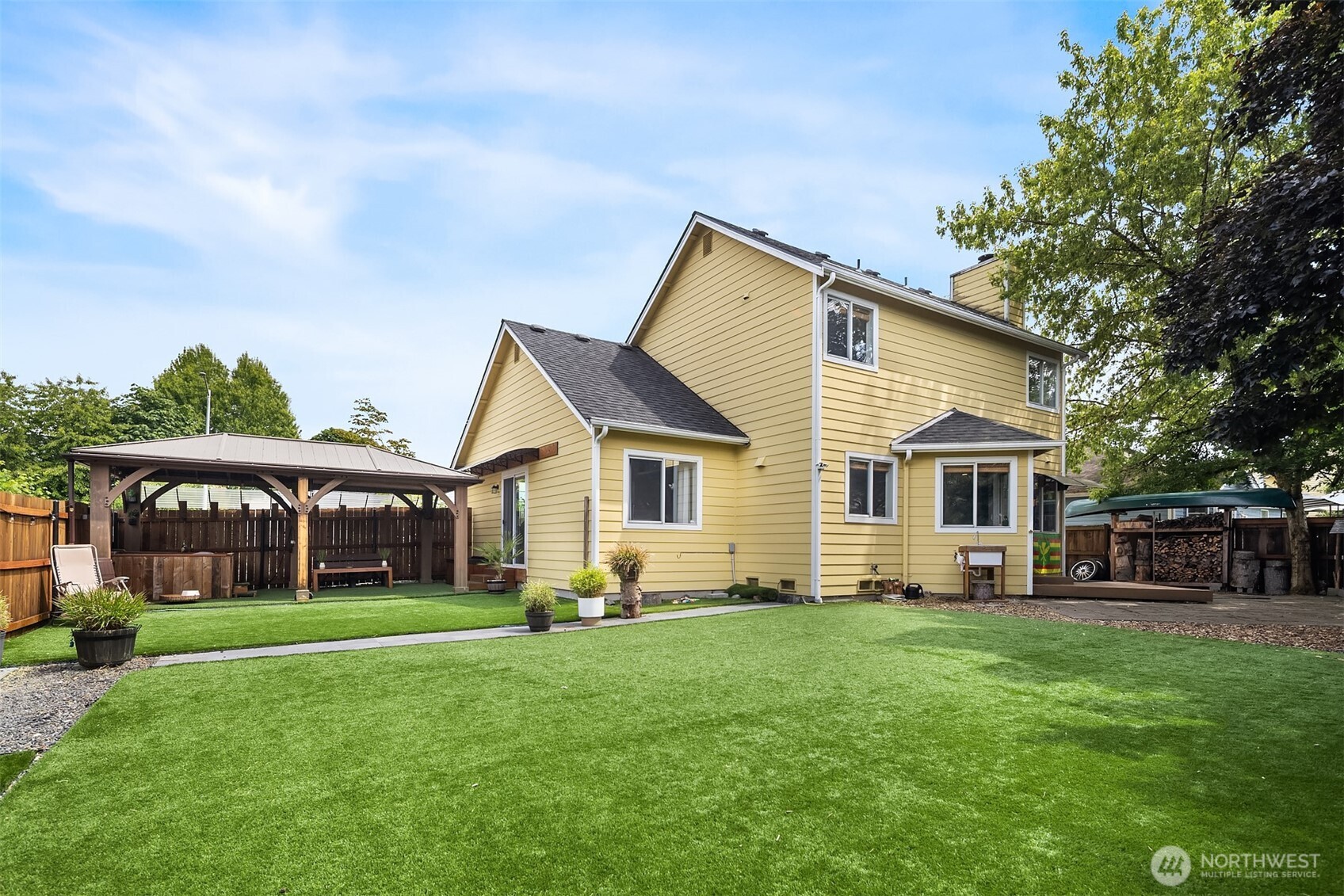1412 90th Drive NE