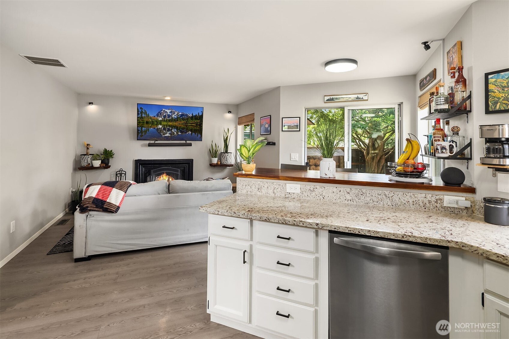 1412 90th Drive NE