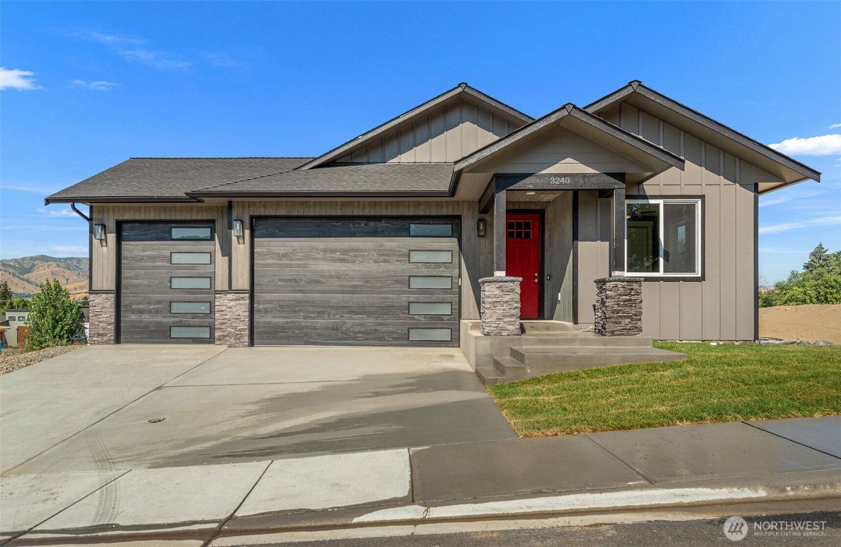 3240 NW Brianna Avenue