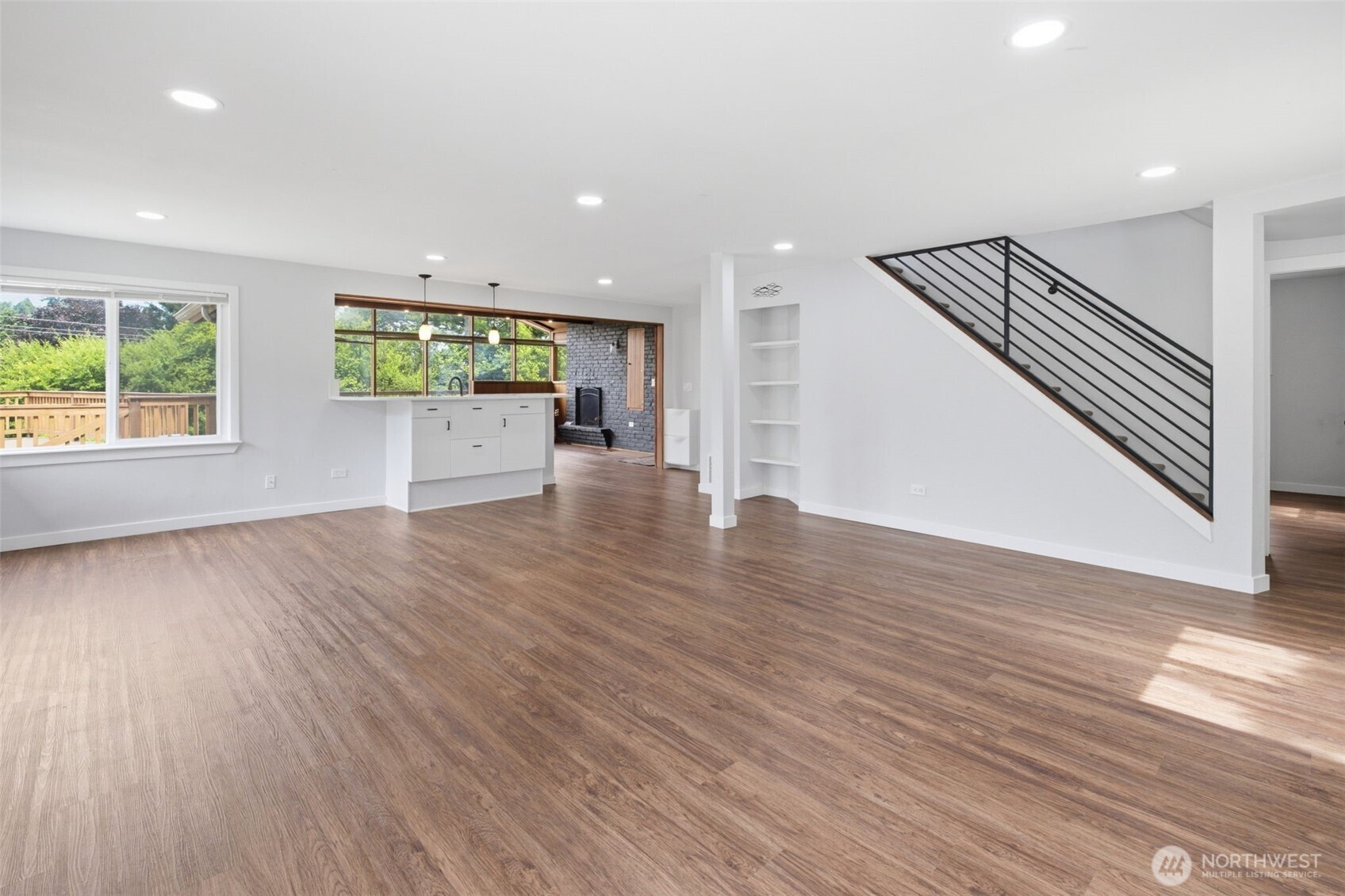 11331 E Riverside Drive