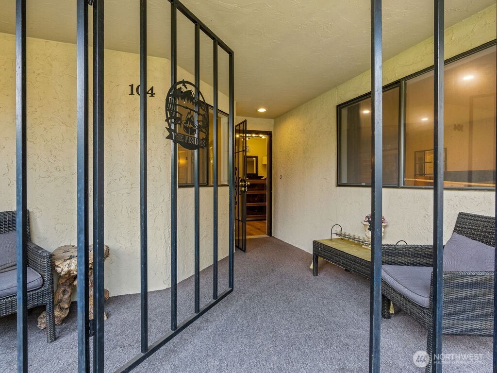 16921 Inglewood Road NE Unit: A-104