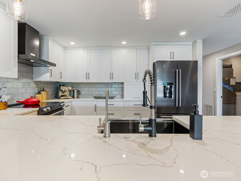 16921 Inglewood Road NE Unit: A-104