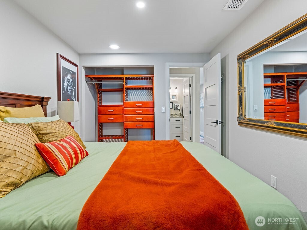16921 Inglewood Road NE Unit: A-104