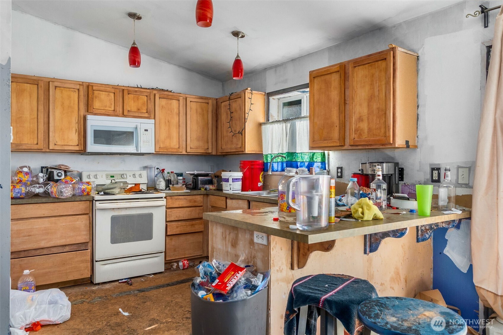 4221 Roxanna Loop SE